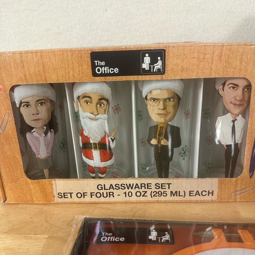 Lot Of  The Office Memorabilia Cross Stitch Kit Christmas Cups Bobblehead New - Picture 2 of 4